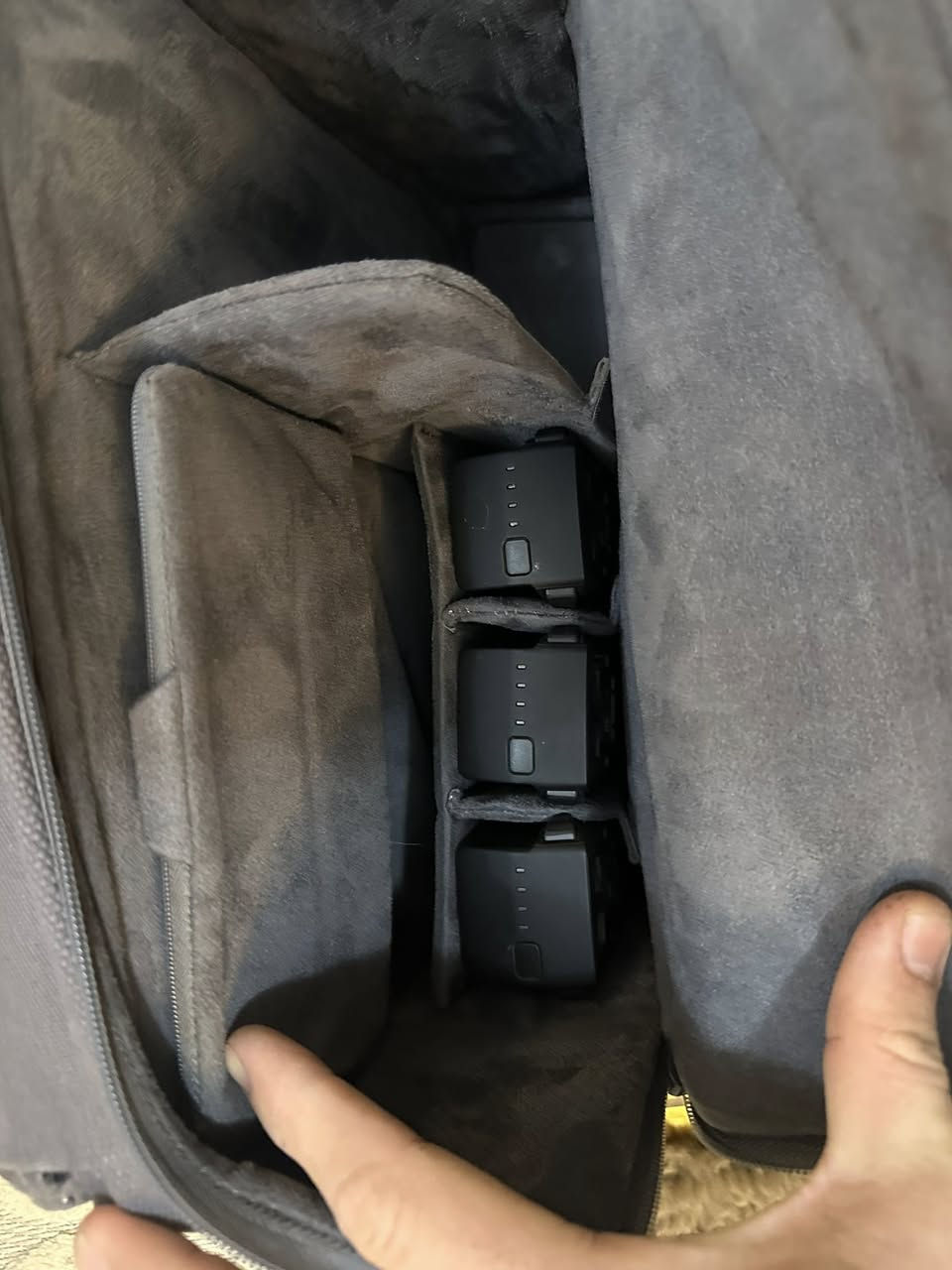 السلام عليكم ورحمة الله وبركاته مافيك 3
كل كامله هي وغراضها وجنطتها مع جميع ملحقاتها تجي كومبو اخت الجديده مشتريها جديده امانه الله مو باله السعر 3 مليون للاستفسار وتساب ***********
