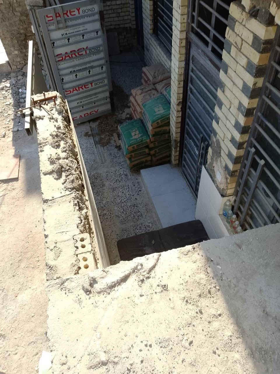 سلام عليكم سلام عليكم شباب لدينا عمال تصعيد مواد اسمنت وطابوق ورمل لدينا عمال تفليش بيوت تنظيف بيوت انقاذ
صبغ شبابيك اي شغله بالعماله لدينا عمال //***********
بيهن واتساب

