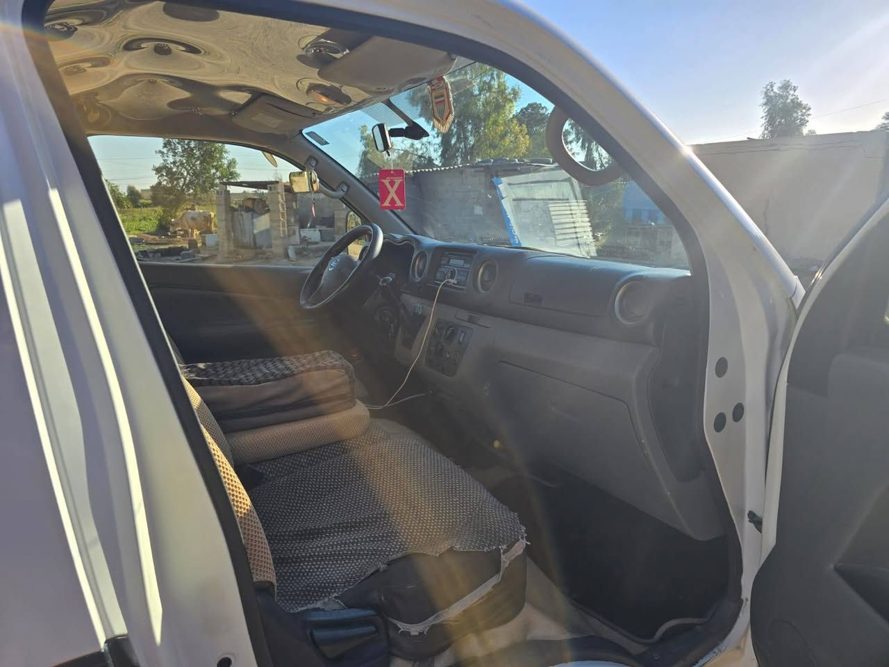 السلام عليكم سياره نوع نيسان ١٤ للبيع محوره غاز جاهزه *********** السعر ١٤٥
