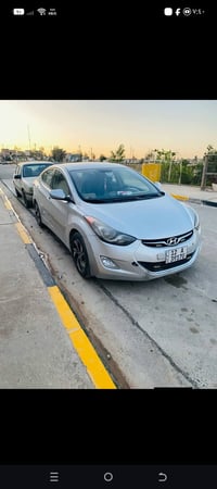 مضلع • ٢٠١١ • بدون دواخل