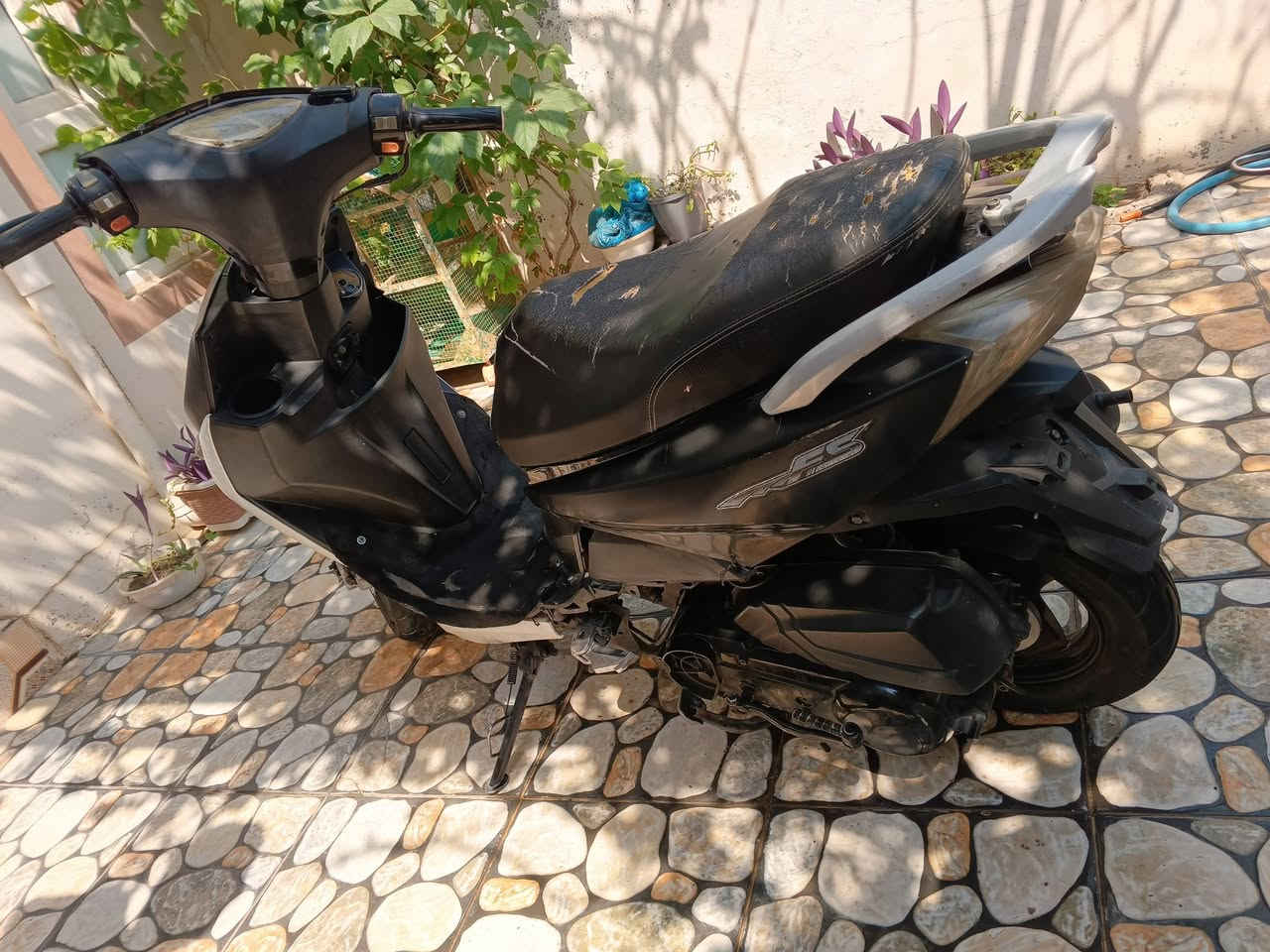 ماكس FS 2021   للبيع مكينه كفاله كهربائيات بشرط كامل نكره سلف بطاريه جديده تايرات جديد شلعه ومعدل مكان كركوك قادسيه سعر ( 250) وبي مجال حك الجيه.رقم ***********
