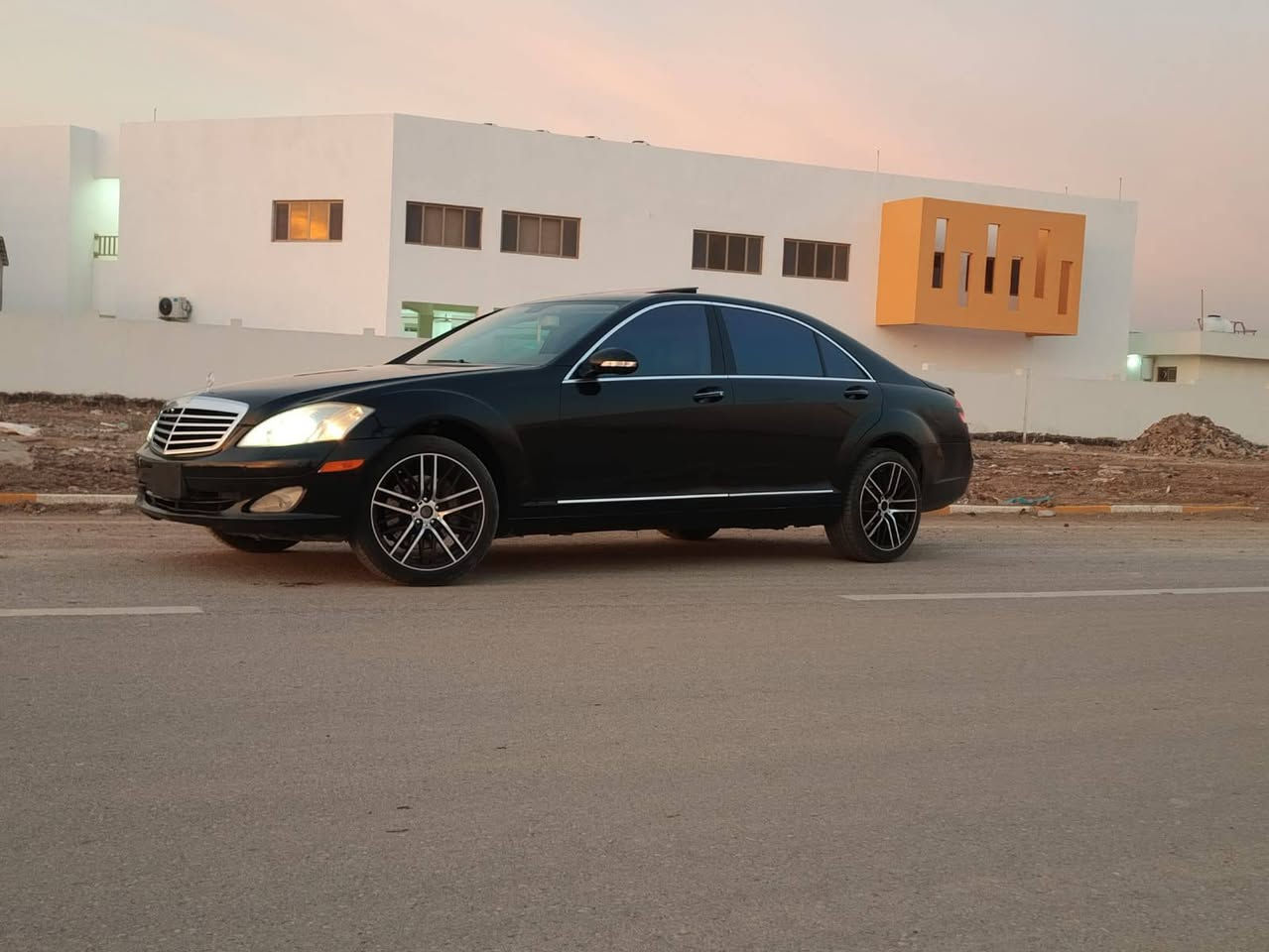 للبيع او مراوس 
دخول دبي سيارة كفاله عامه 
‏للبيع مارسدس   s550
‏باب طويل 2009
‏متؤم شمالي 
‏ماشيه 116000
‏داخل جلد 
‏4 بيبان شفط
‏بردات
‏ويل 
‏فچوچ 
‏كت 
‏فتحه سقف 
‏جام بولورايس
‏4 كشنات كهرباء
‏تدفئه بالمقاعد
‏سترين كهرباء 
‏جام اوتو 
‏مكينه و كير مكفولات
‏وبعد بيها موصفات ما تخلص 
‏السياره كفاله عامه من سرقه و انتربول و عشائر 
‏اشاير بالمري
‏تخم تاير
‏حداديه جديده
‏السياره خير من الله و احلا من الصور 
‏و السياره جديده بمعنى الكلمه 
‏
‏سعر السياره73 و بيها مجال (قابل للتفاوض) 
‏متواجد على الفيس 
‏
‏للاستفسار 
‏‭***********
