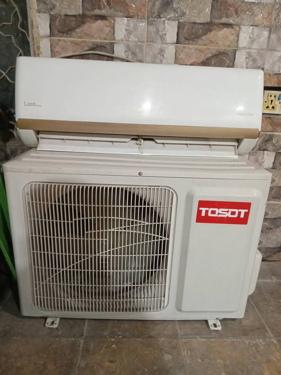 سلام عليكم
سبلت واحد طن نوع توست جهاز جداً نضيف اي تصليح مداخل كامل للبيع 
***********
