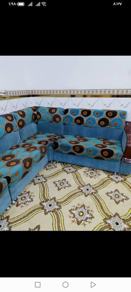 ديوان للبيع 16 مقعد المكان حلة قرب جامعة بابل السعر350 وبي مجال رقم الهاتف ***********
