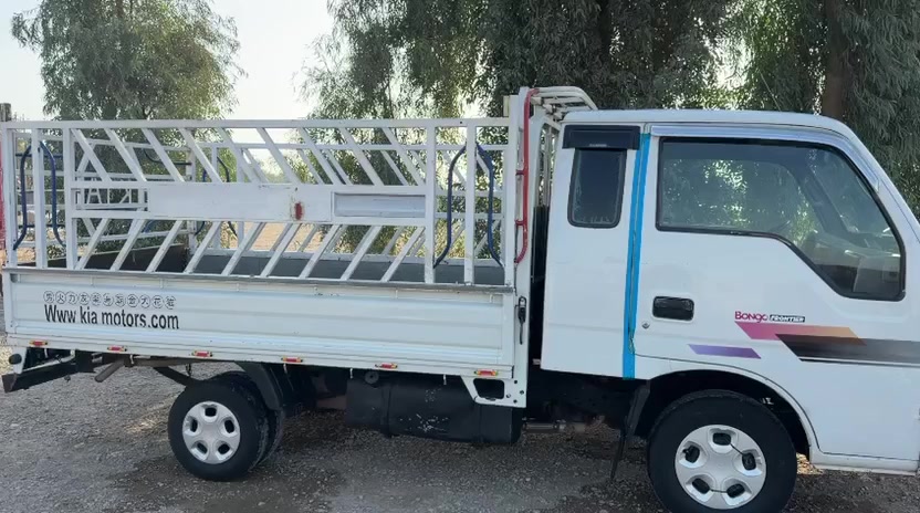 السلام عليكم 
كيا فونتيرا ام عيون موديل 2000
رقم بغداد 
سنوية وهزة جديدة 
تخم تاير
مكينة 3000لا تنقيص ولا تبخير
***********
