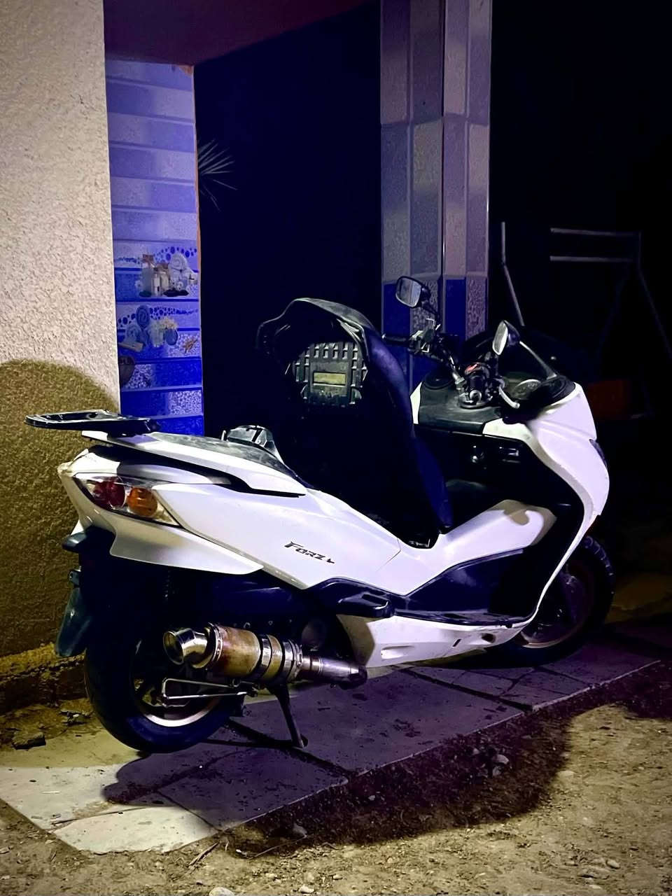سلام عليكم
فورزه 010 كير شغال كلشي بيها شغال  دراجه شلعه معدل  اوراق كامله مكاني بغداد حي عدل  شراي يتصل او يراسل سعر 1300 وبيه مجال ***********
