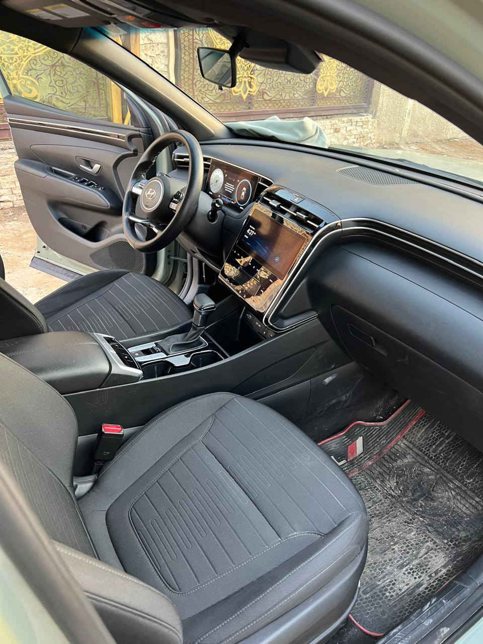 هونداي سانت كروز مكفوله موديل 24 ماشيه 32السعر 210 رقم هاتف ***********
