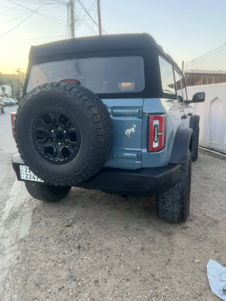 سلام عليكم
فورد رابتر برونكو 
موديل 2023 
العداد 15 mil
اللون مميز 
اوف رود 
الموصفات 
3 دكم 
قياده ذاتي بالستيرن 
دوران محيطي بالاماكن الضيقه تفر نفسه بمكانهه 
اطفاء ذاتي اثناء التوقف 
استشعار الاصتدام توقف ذاتي 
3 وضعيات قياده طرق عاديه 
3 وضعيات قياده بريه وعره 
فورويل ثكيل + فورويل خفيف
اوتو لايت حتى العالي اوتو يستشعر الاماكن المضلمه تلقائي
6 مخارج شاغره للاضافات الخارجيه (كشافات/اناره /اي شي )
حساسات خلفيه+ كامره استشعار 
استشعار محيطي للسياره 
كشنات تدفئه +جلد لونين 
داخل لونين اسود + جكليتي 
تضليل جام جديد بي سنه 80‎%‎ 
هزه رقم سنويه كلهن جدد ع ايدي 
السياره جديده بمعنى الكلمه لاشخط ولا اي عيب حلوه وقويه بعده ستوك مملعوب بيه اي شي حتى عقلهه وسرعه بعدهن وضع الشركه مقفولات 
ويل + تايرات اوف رود جدد 
الضرر تبديل باب جنطه نفس اللون + رصعه بالشاصي الخلفي جهة عكس السايق بسيطه كلش حتى متعتبرً ضرر + bdr  ع كد 3 اصابع مقدمة البنيد بدون قطرة صبغ السياره كفاله 
مكان حي اور قرب مطعمً الفلسطيني 
السعر 32000$  
***********
