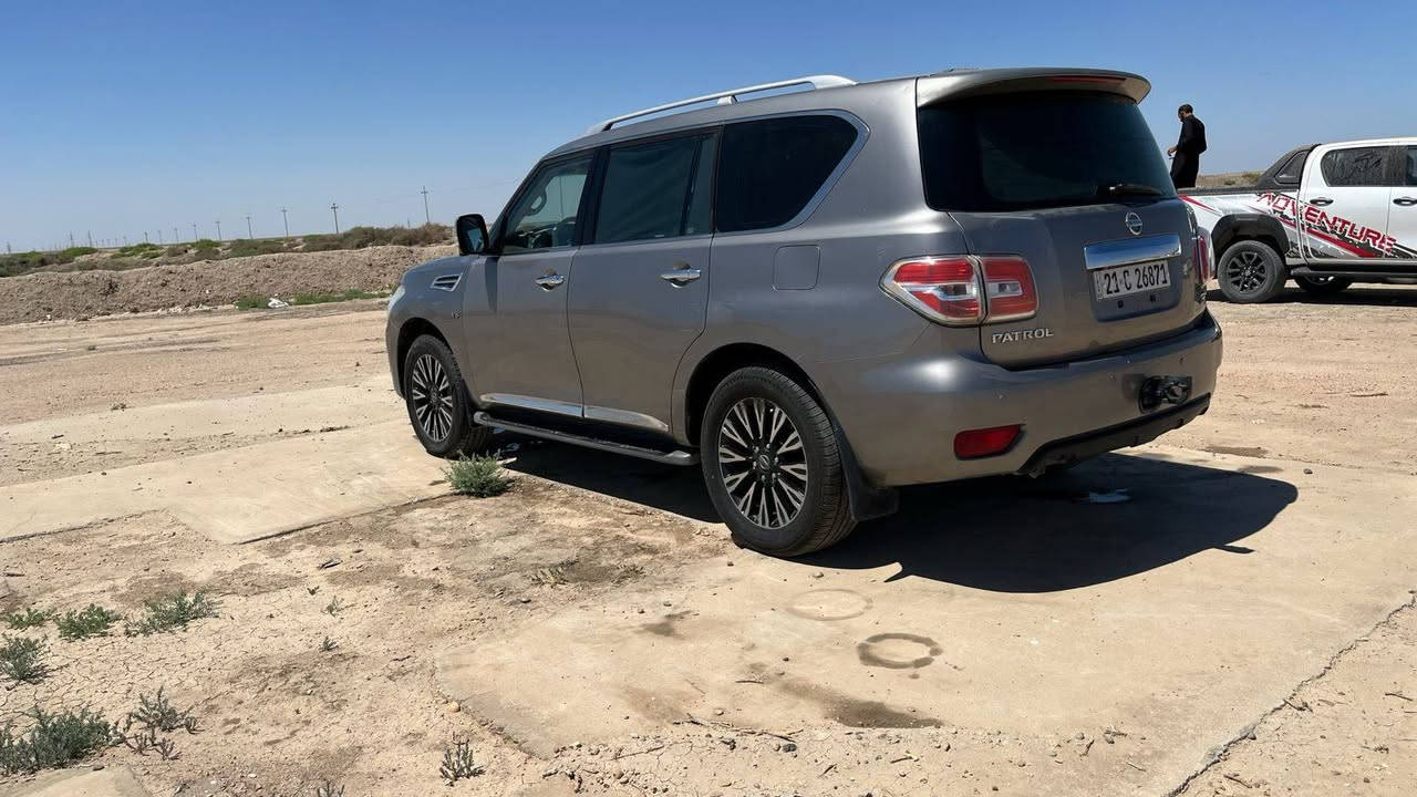 نيسان باترول 2010 se المكينة الكبيرة V8 خليجية أربع كامرات فتحة سقف مري شفط ماشية فوك ال200 بيها ضربة الچاملغ الأيمن 
الحدادية والتبريد فول والتايرات زوج جديد ڤيتنامي رقم سليمانية بيها وكالة 
مكان السيارة البصرة السعر 150 وبيها مجال بسيط للاستفسار ***********

