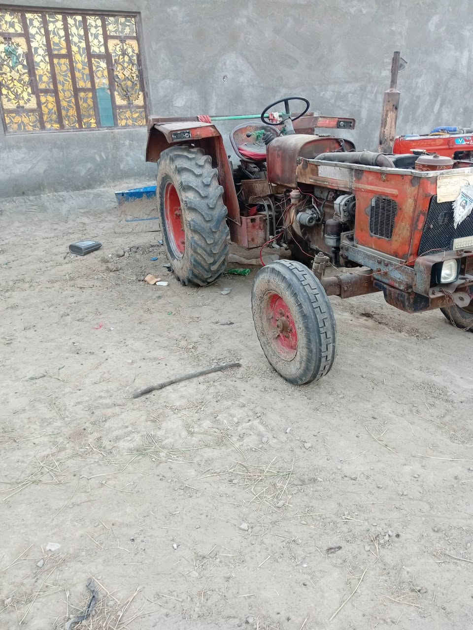 السلام عليكم البيع عنتر موديل 90مكفولة بم نوزلات محرك گير اكسن تخم تاير شرط كراب  بدون السعر 5 وربع وبيه مجال قليل وتدللون  ‏‪***********‬‏
