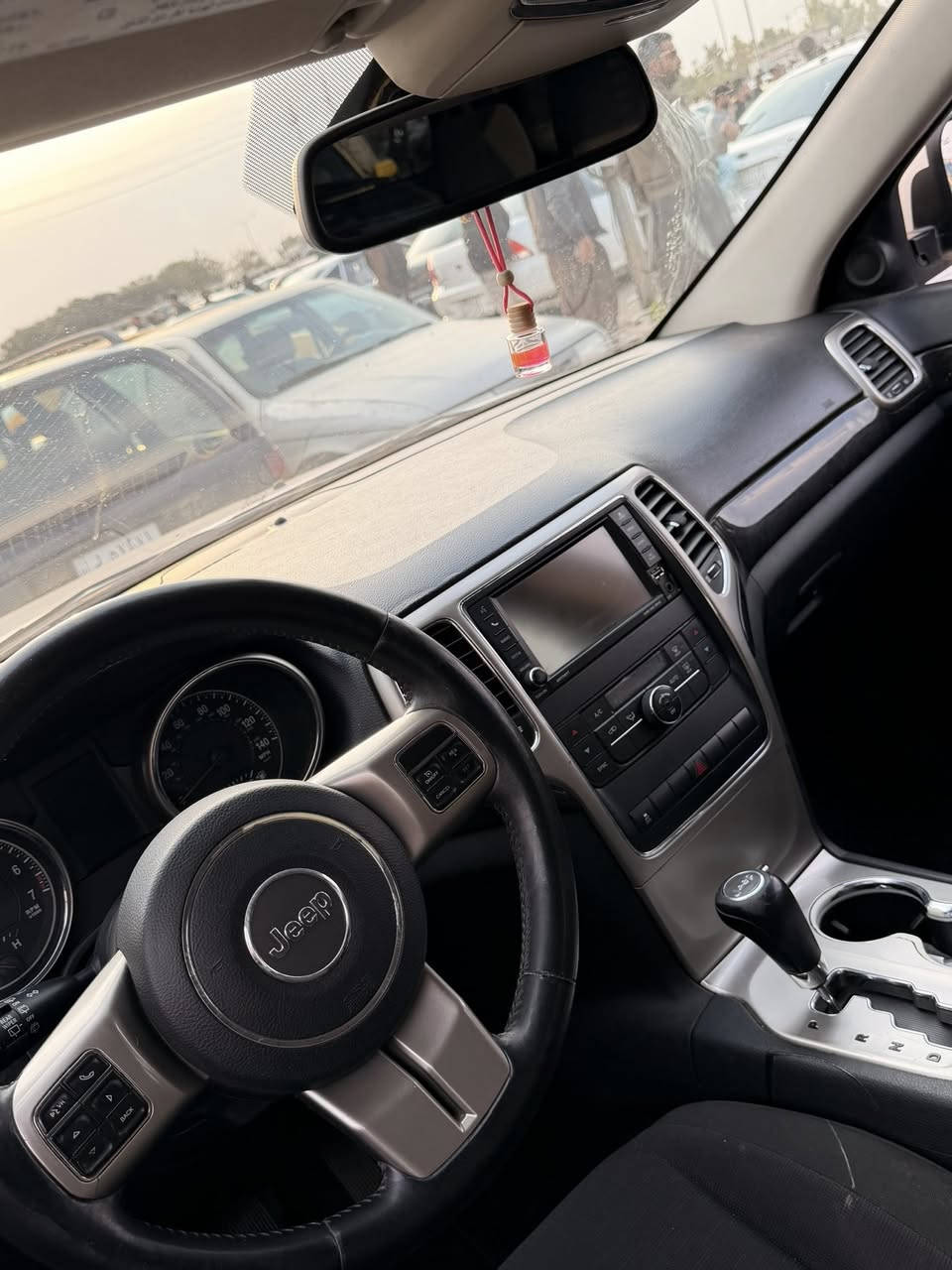 السلام عليكم

جيب شيروكي 2011 امريكي رقم سليمانيه 

السعر 150 وبيها مجال 

6 سلندر 3600 

كير ومحرك خير من الله 

السيارة جاهزة لايت زنون 

صدر تبريد ثلج 

شاشة تحكم ستيرن 

كشن كهرباء 

لون ابيض 

فول تحكم ستيرن 

3قطع بيه 

السكن كارت مكانات  

سونار موجود

 مكاني كركوك ***********
