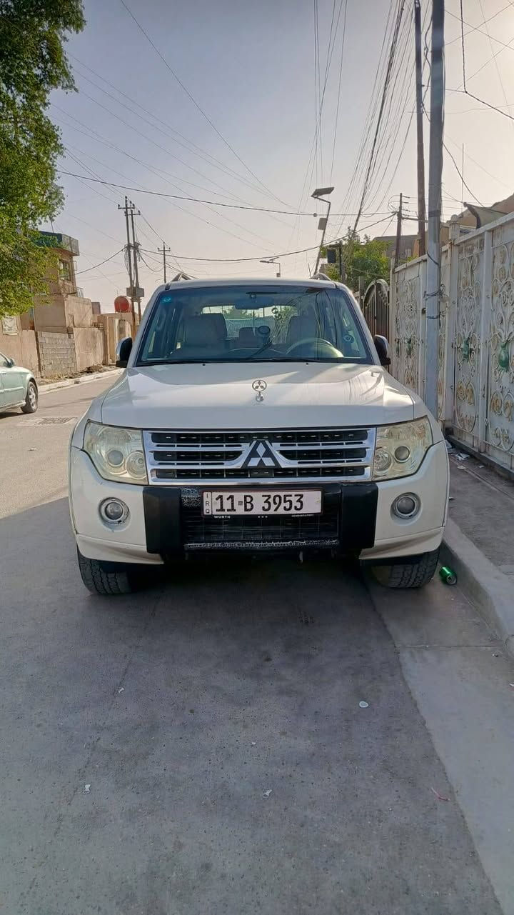 سلام عليكم باجيرو موديل 10 خليجي مكفوله كفاله عامه عده بارد إصبعين فوك الچاملق اليمن راجع عل بارد لازلغ ولا صبغ 
عنوان بغداد 
السياره بسمي سنويه جديده صدر جديد
السعر/137
رقم الهاتف/***********
