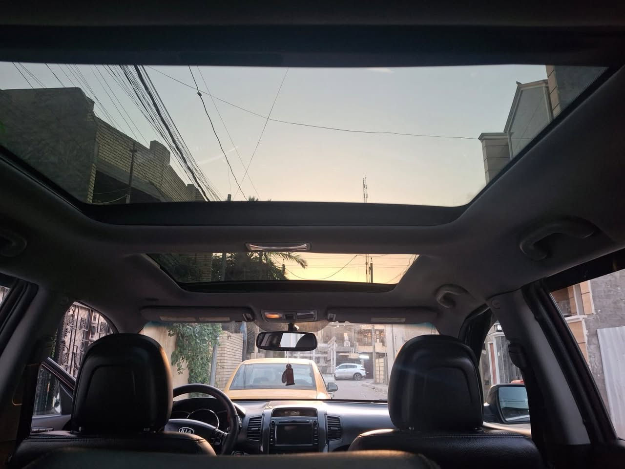 سورنتو 2013 أمريكي رقم بغداد. فول مواصفات بيه مكانت صبغ بدون حادث قوي  سياره حلوه كير مكينه خير من الله  
***********
مكانه بغداد الدوره
