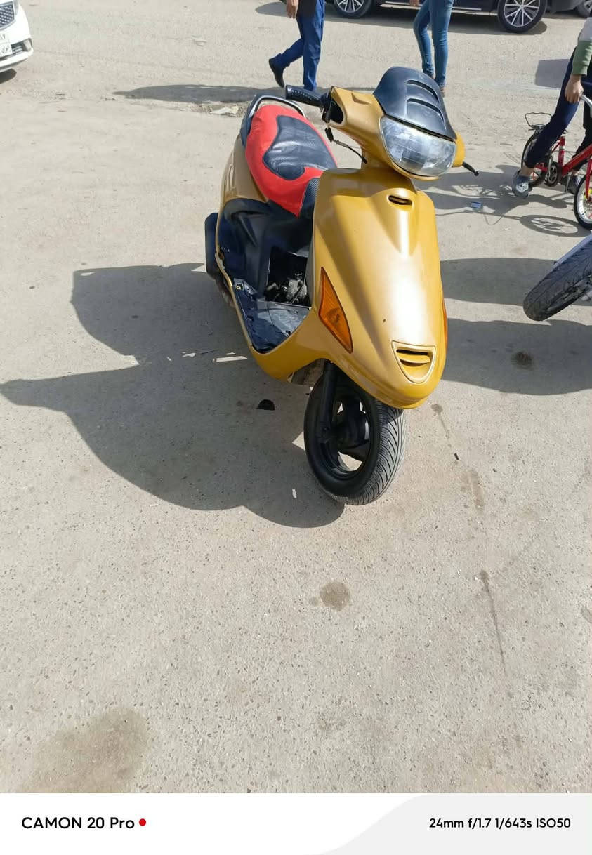 درجه حلوه جديده ما مفتوحه نضيفه شوفت عينك درجه معروضه 350 وبيه مجال الطيبين واني بل خدمه موجود بشارع عشرين بحي لوفاء رقم  *********** بي وساب
