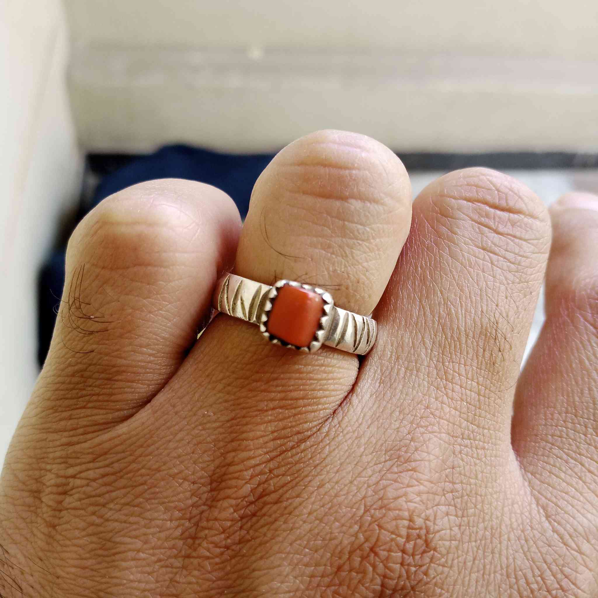 مرجان تونسي اصيل طبيعي
مقاس الفضه 22 / 

*********** واتساب /
