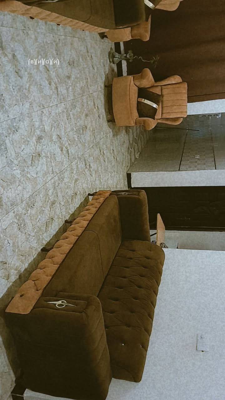 تخم عشر مابعد جديد تكمه  ستعماله قليل 
*********** ب٤٠٠ وبيه مجال
