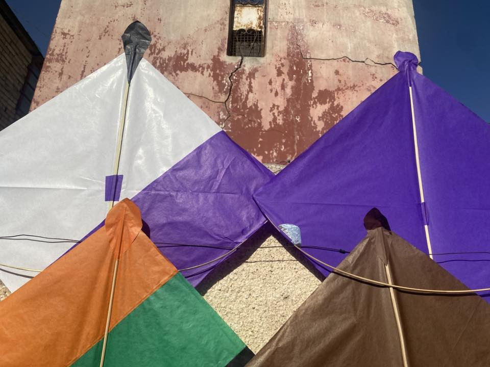 يوجد لدينا طيارات ورقيه  بأنواعها وخيوط(صليب ابيضّ ،شيشه باكستاني لون جوزي ،شيشه باكستاني لون زيتوني ).                          حي العباس مقابيل قرطاسية الفانوس  (جانب عطور زهير ابو رائد).


**إذا كنت صاحب هذا الإعلان وتريد حذفه لأي سبب، رجاءا أرسل رسالة إلى الدعم الفني**