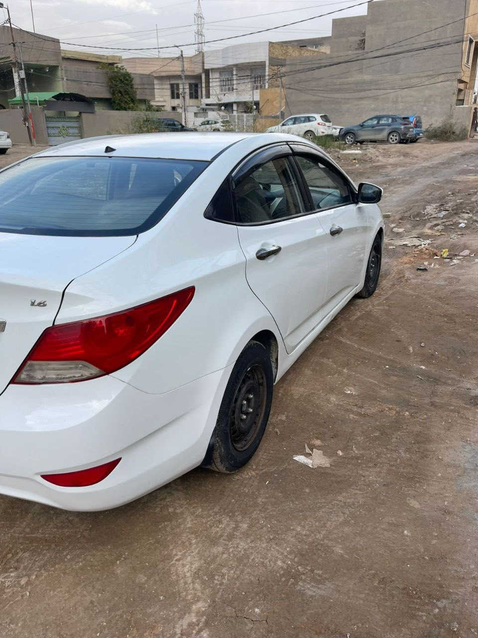 السلام عليكم
للبيع اكسنت موديل 15 
خليجي بلو فول مواصفات رقم بابل باسمي 
مكينة 1600 دوش قطرتين 
كير AT
غرفة نظيفة جديدة
فتحة سقف 
شاشة 
كامرة دوارة 
حساسات 
خمسة ويل كب 
عدة صندوق كاملة 
كير ومكينة مكفولات 
سيارة نظيفة شوفة العين + السونار مرفق وي الصور
ملاحظة اخوان / باب السائق بلادية ممبدلة فقط براغي الباب مضبوبة اكفلها الك.
السعر 108 وبيها مجال للاستفسار اكثر اتصل وبيك خير وتدلل 
***********
