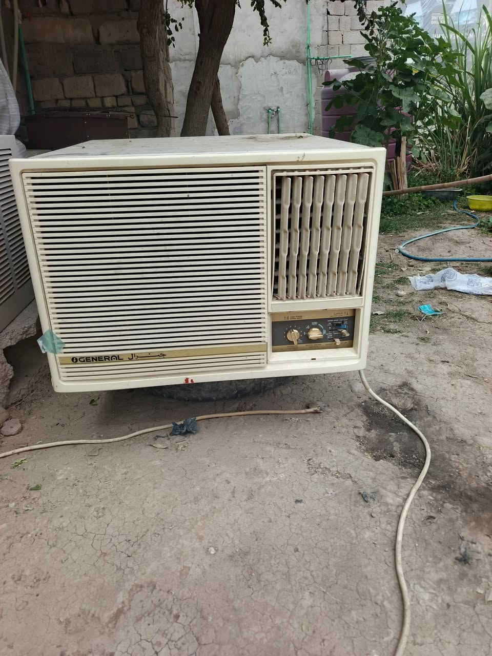 مكيفات نظاف واحد طنين شغال شرط الفحص والثاني طن ونص عوزة بس غاز استفسار علا ***********
والخاص مفتوح
