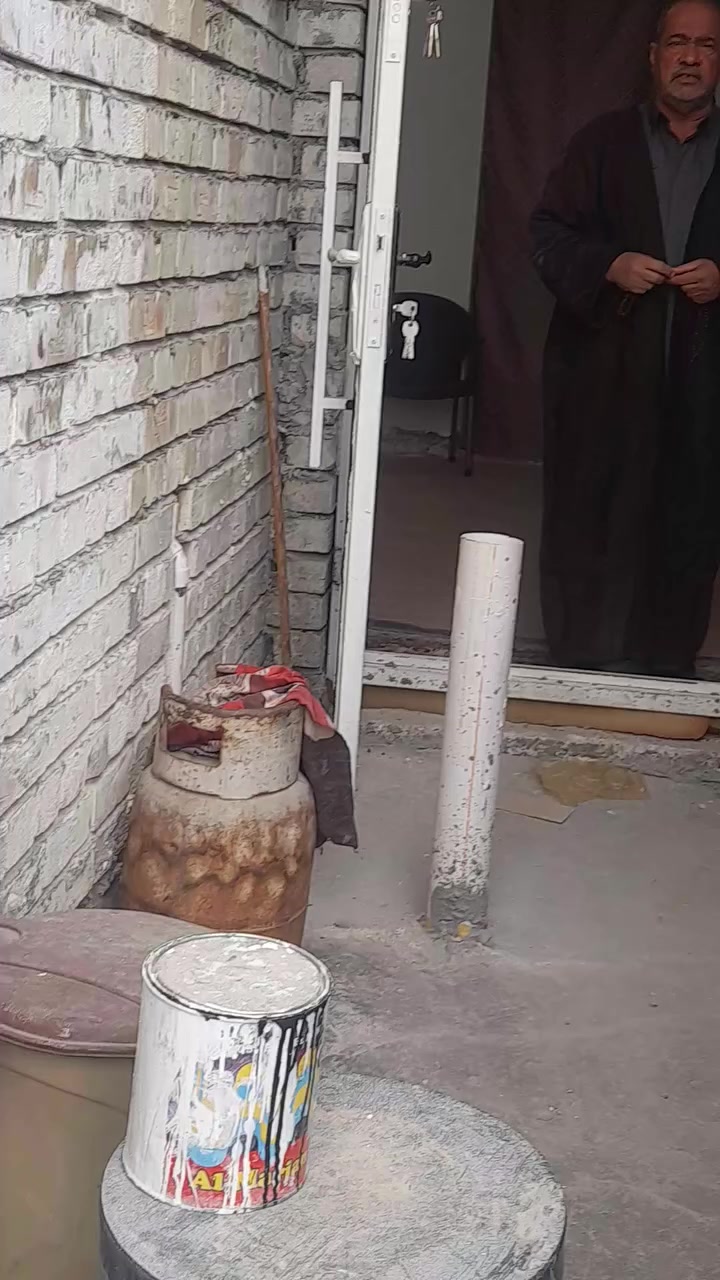 عندي ١٠٠٠متر للبيع طويريج الخيرات مع فلة درجة أولى طابقين الرقم*********** كافة الخدمات طابو زراعي قرب مشروع ماء
