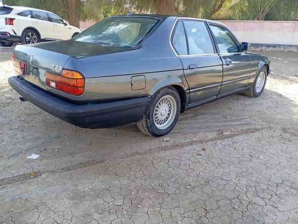 السلام عليكم بي ام دبليو 735موديل 1990مكينه كير كفاله مكفوله من الضربه صدرنص عمر غرفتها 75بل100 كيجات شغاله السياره خير من الله مصبوغه عام بدون ضربه جماليه وبعد حته مامبولشه رقم بغداد ألماني سنويه ل 28 يلا تسقط تحويل مباشر السعر مناسب 39وبيها مجال ***********
