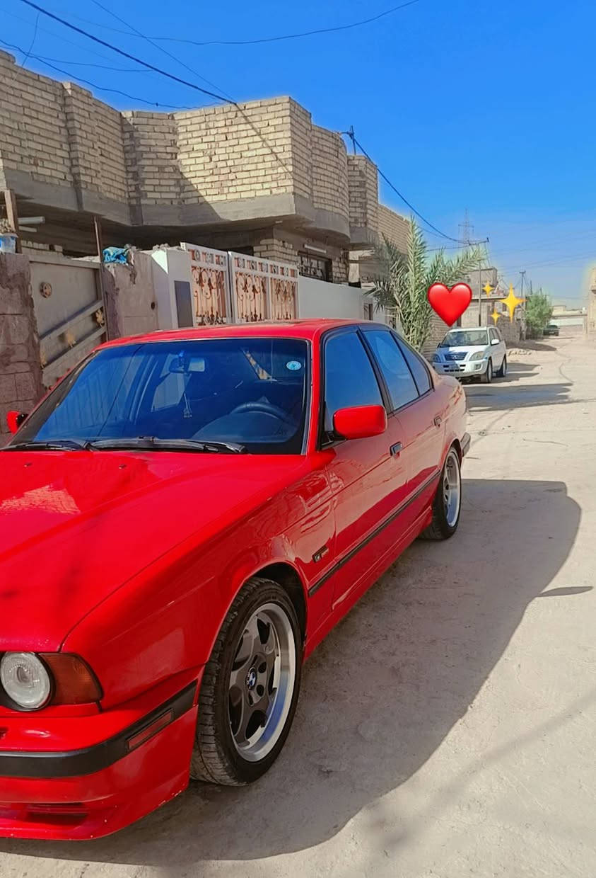 اسلام وعليكم
بي ام دبليو 525

مكينة تك فانوس 

السيارة من الدعامية لدعامية بلادية 

السيارة حلوة ونصبتها تخبل 

لون احمر دم الغزال

السيارة مابيها اي نقص 

رقم دهوك

تحويل او وكالة 

بس ويالتها ب 10ورقات 

داخلها نضيف 

دشبول اسود صاج 

جام كهربائي

السيارة بعمعنة الكلمة نضيفة 

للستفسار الاتصال على الرقم 

***********
