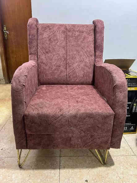 قنفات نظيفات كلش، حديثات ومرتبـات، عدد 8 مقاعد كاملة.
ما مستعملات هواي، لا ممزقات ولا مبقعات.

✨ السعر: 400 وبي مجال  فقط
***********
