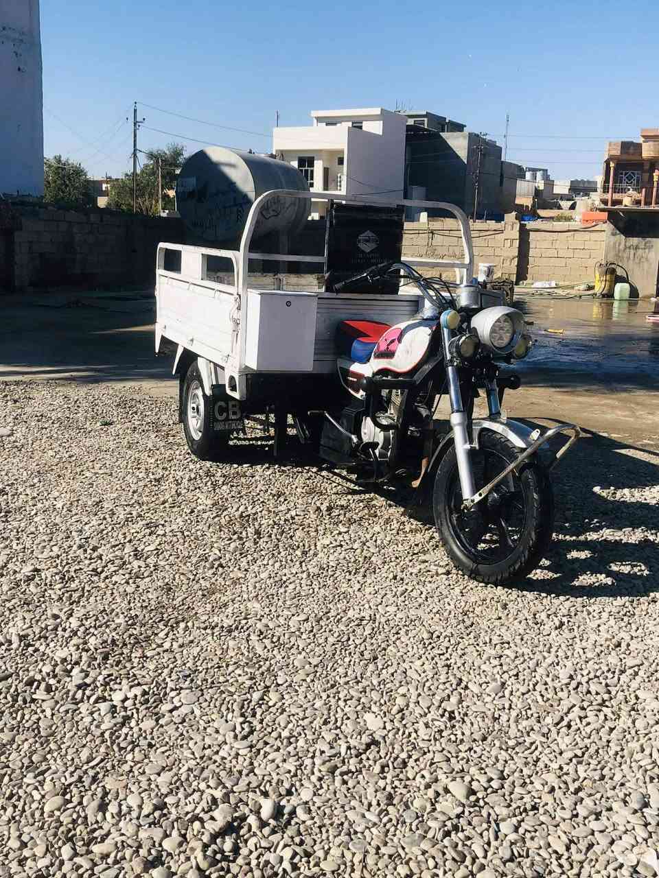 سلام عليكم ستوته للبيع موديل2020 نضيفه اوراق موجوده سايد بريك شغال كهربائيات كله شغاله دبلات امامي وبدي شغالت ناعمه بلطسه اي عيب مابي سعر 975 وبي مجال للستفسار *********** مكاني جلولاء
