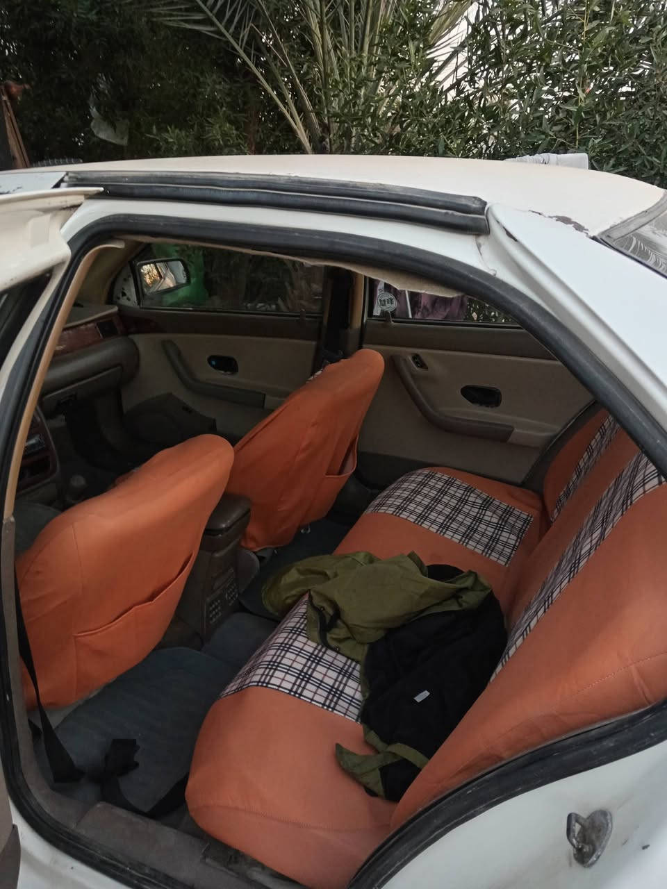 سمند للبيع رقم بابل انكليزي موديل 2010 بيه صبغ ابيع حزام بيه نواقص مكان السيارة بغداد اليوسفية خط السريع قرب معمل زينب السعر 33بيه مجال بيع او مراوس اقل تكسي اي شي رقم تلفوني ***********
