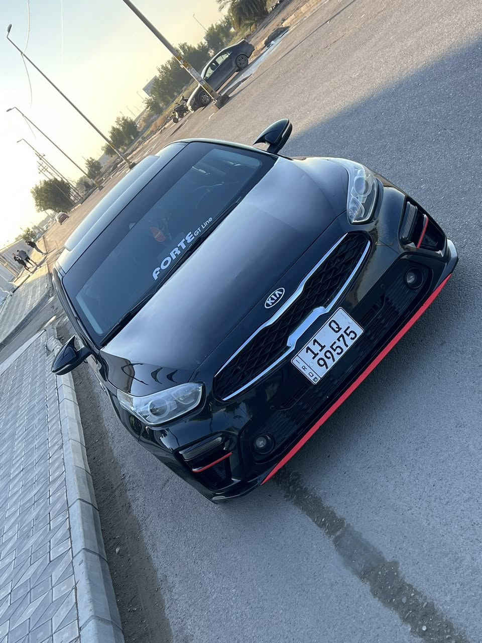 السلام عليكم 
فورتي موديل 19
وارد 
حادث جاملغ بنيد 
بدون دواخل شرط 
بدون ايرباك 
مكينه دوش 2000كبس 
كير إي تي المرغوب 

مواصفات 
فتحه سقف
اشاير مري 
تدفئه كشنات 
تدفئه ستيرن 
3انضمه قياده 
شاشه وكامره 
ورادر امامي وجانبي 
تبريد قطعتين 
لد امامي خلفي 
العنوان بغداد حي الفرات قرب عباس ابن فرناس 
السعر 135وبيها مجال انشالله 
رقم هاتف ***********
