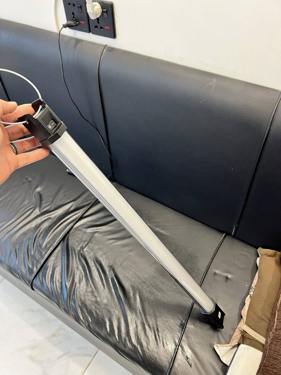 تيوب
اضائة Godox TL60 للبيع 

مواصفاتها معروفة 

• 360 درجة Hue
• تحكم في الـ Saturation والـ Brightness
• من 2700K إلى 6500K
• تتحكم بيها عن طريق الازرار او الهاتف 

الملحقات 

• عمود الإضاءة
• حقيبة مخصصة
• شاحن
• مشابك تثبيت
• كيبلات
سعرة 175 قفل
مكاني بغداد 
***********
