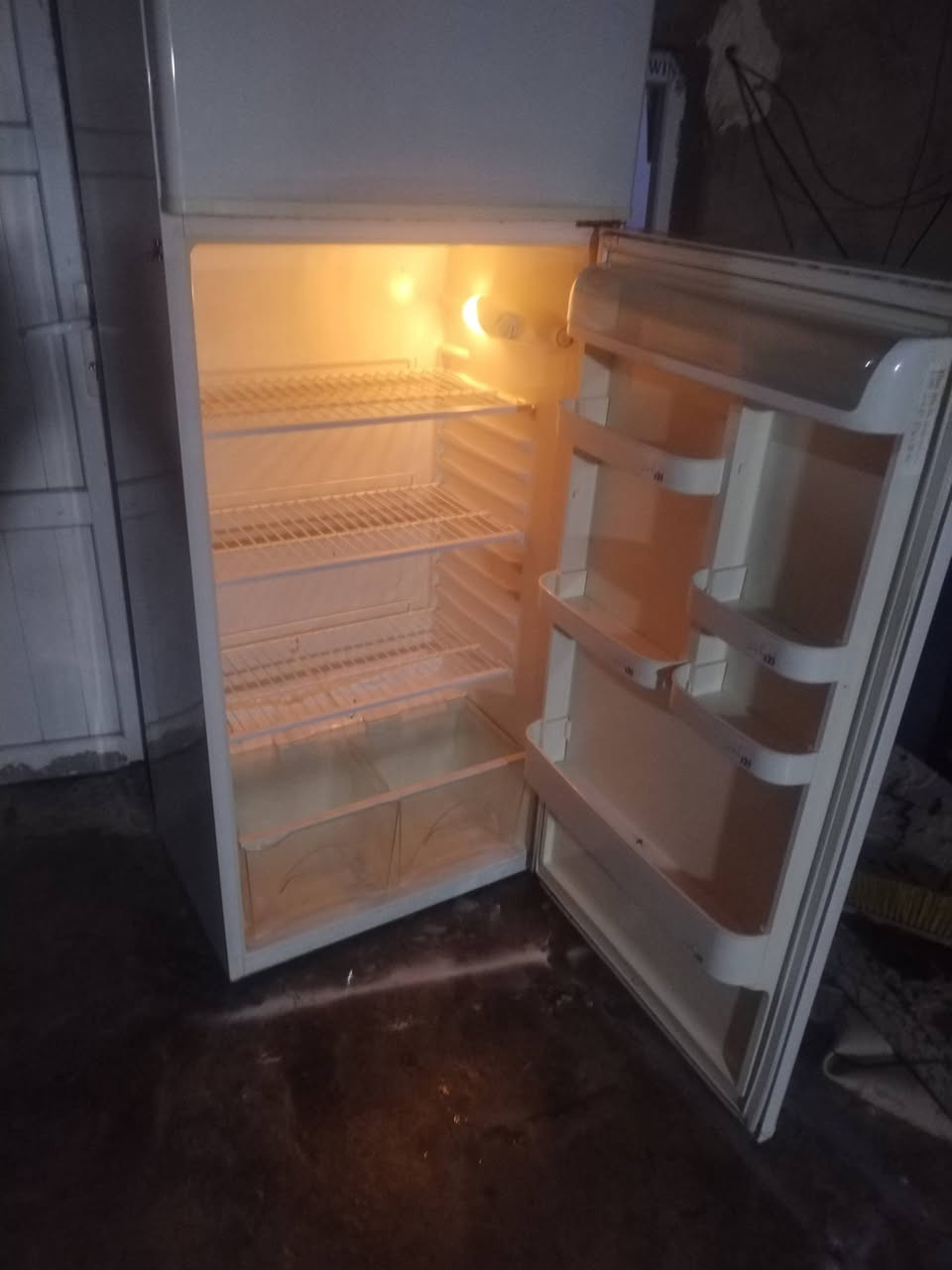 ثلاجه للبيع شرط الشغل ماطور وغاز ابلادي 18قدم180وبيهه مجال


**إذا كنت صاحب هذا الإعلان وتريد حذفه لأي سبب، رجاءا أرسل رسالة إلى الدعم الفني**