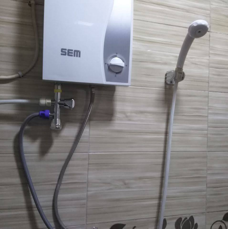 گیزه ری کاره بای، سلیمانی،ژماره ی موبایل  ***********
