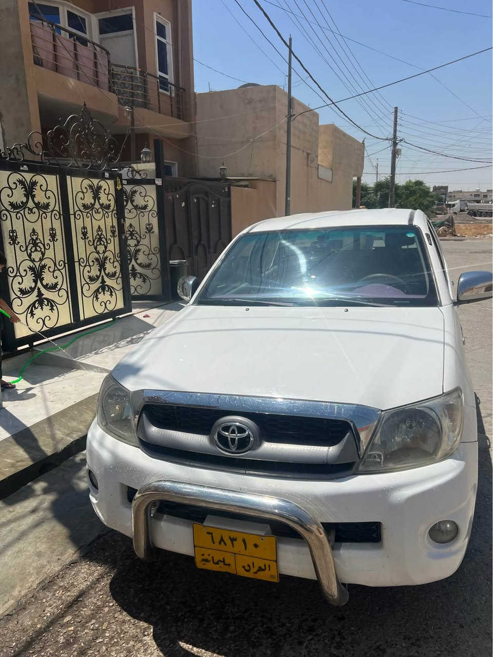تۆیۆتا مەرزیە هایلۆکس ٢٠١١   گێر و مەکینەی بە شەرت   دوو سێ جێ ساردە کوتی هەیە و بستێک عەرەبانەی پشتەوەی لای سەکن سبوغە سەیارەکە زۆر خاوێن و مالی دۆستە  سەنەوی و ژینگەی نوێیە هەموو شتی بەشەرت  
ژ.م :*********** أربيل, العراق
