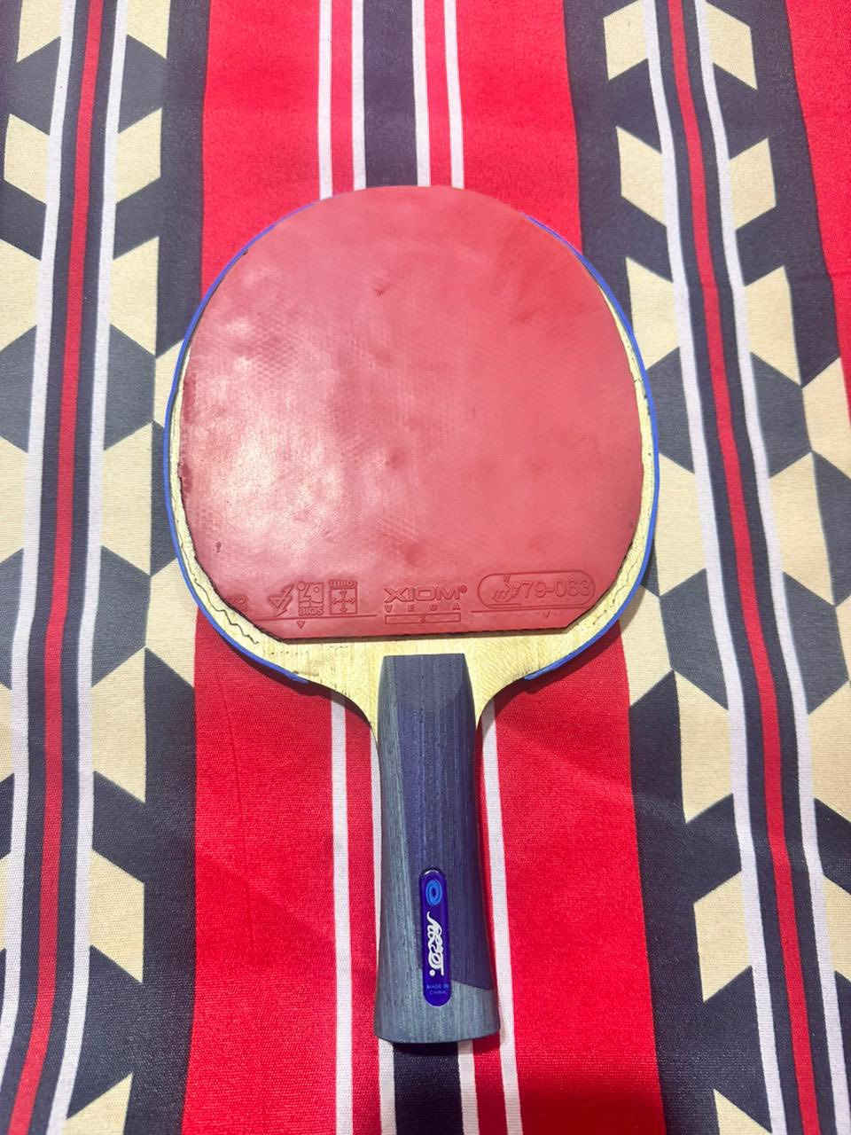 مطاط xiom vega x مستخدم نضيف القرص مالتة صغير من الاسفل لاكن ما مأثر السعر 15 الف للعلم سعر الجديد 40 دولار يوجد توصيل *********** واتساب
