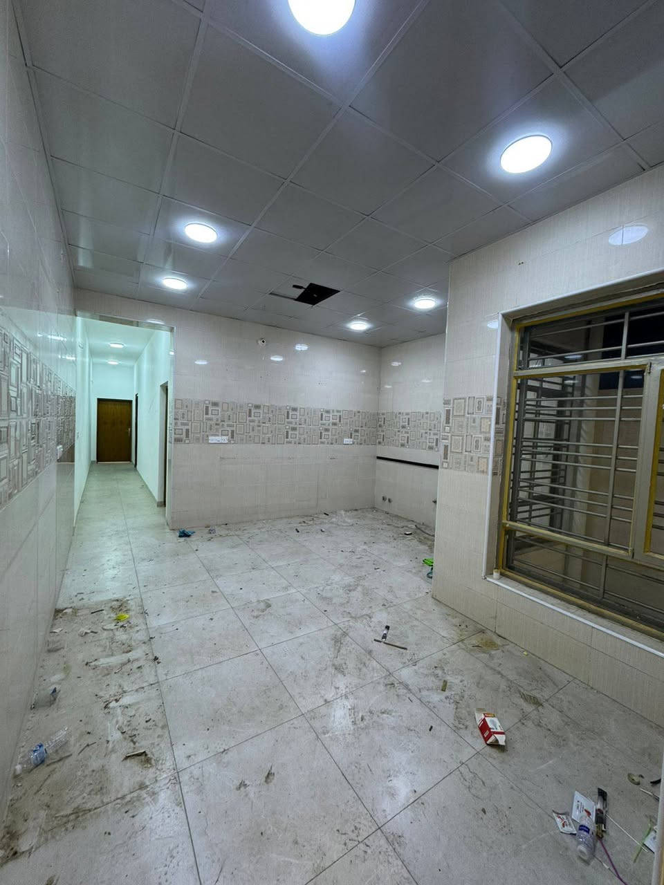 للأيجار مشتمل طابق ارضي مودرن مساحه 250 م #السيديه 

                       (معزول عزل تام )🔱🔱

يحتوي على 2 نوم وصاله ومطبخ وصاله وهول حولي وخدمات عدد 2 والصاله سويت + كراج سياره كبير 📍🔱

* يحتوي المشتمل على مدخلين ✅

الموقع السيديه مربع الاقتصادين📍

الأيجار مليون قفل 🔒🔒
_______________________________________
للأستفسار اكثر تفضلو بزياره مكتب الطائي للعقار 💎
السيديه شارع المركز عماره عالم الجوكر ✔️

او الأستفسار ع الارقام ادناه 📞↘️↘️ (متوفر واتساب )📌🔛
***********
