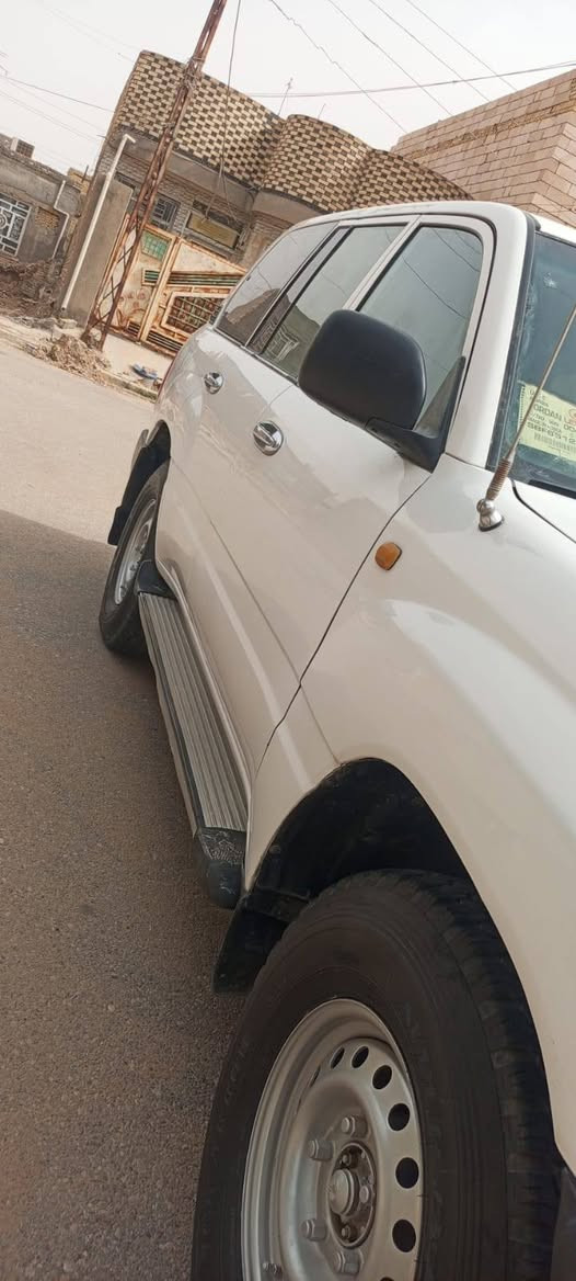 السلام عليكم للبيع لاندكروزر مونيكا موديل 2001 بيها صبغ جاملغ الامامي الايسر ونص من البنيد فقط تبريد ثلج تخم تاير جديد حداديه جديده رقم سليمانيه انكليزي تحويل السعر 110وبيها مجال مكان السياره ناصرية غراف ***********
