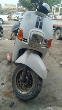 بوليس كوم حديد شغاله مابيهه شي بس تخربط شوي مكينه بلاديه مبدل بس ولفات...