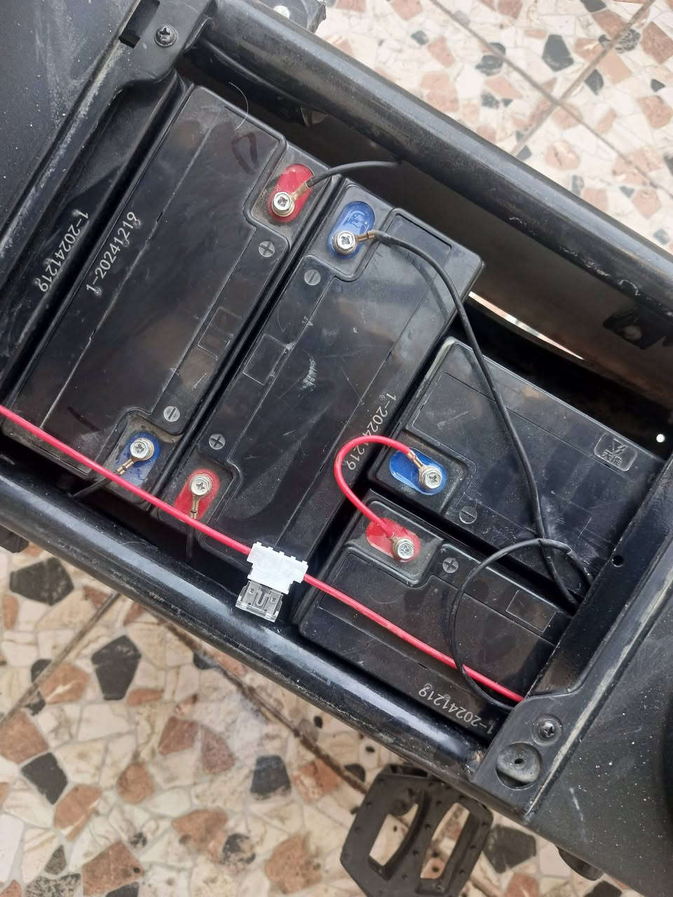 السلام عليكم   دراجه شحن.  حجم 20.  جبير.  مستخدمه شي قليل عدم التفريغ. . بلادي وضع شركه.  مثل ماموضحه بصوره.  
اشاير+مريات.+ لايت  لد علئ. ناصي+ 4سرعه.+ مثبت السرعه. دراجه بيها 2سوج +جهازين بصمه انذار. .  مكفوله كفاله عامه بطاريات عدد 5كبار مصار سبوع مبدلهن لن جانت متروكه. وصل بيها. مكانه. محموديه.  استفسار.  بي وتساب. *********** وبلعافيه علئ. ياخذها.
