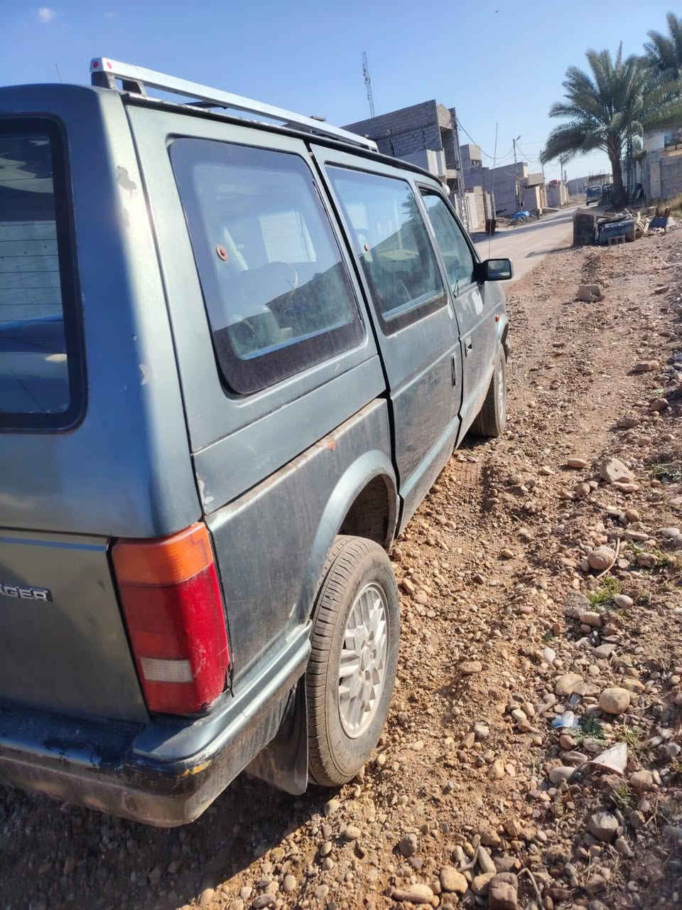 السلام عليكم سياره للبيع موديل 92 جير ومكينه جدد جير اوتوماتيك سنويه ساقطه بال 22 رقمي سعر 20 ***********
