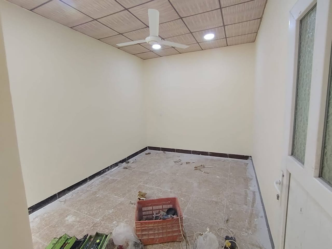بيت ١٨٠ متر للايجار بحي عدن مجاور مدينة الالعاب سمايلاند
كراج كبير استقبال غرفة نوم ومطبخ صحيات 
***********
***********
واتساب اتصال
