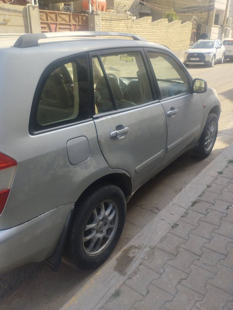 تيكو ٢٠١١ ميكانيكي رقم بابل انكليزي بأسمي هزه جديده سنويه جديده سياره  بدون صبغ  ومعجون فقط بيه جراد بالباب والجاملغ ومكانات خياسات سياره نظيفه بدون حادث وصبغ السعر 45 وبيه مجال
مكاني محموديه ‏
‪0776 710 5977‬‏
*********** واتساب
