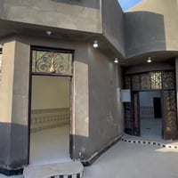 دار للبيع • ٣١٥م • خلف الملعب