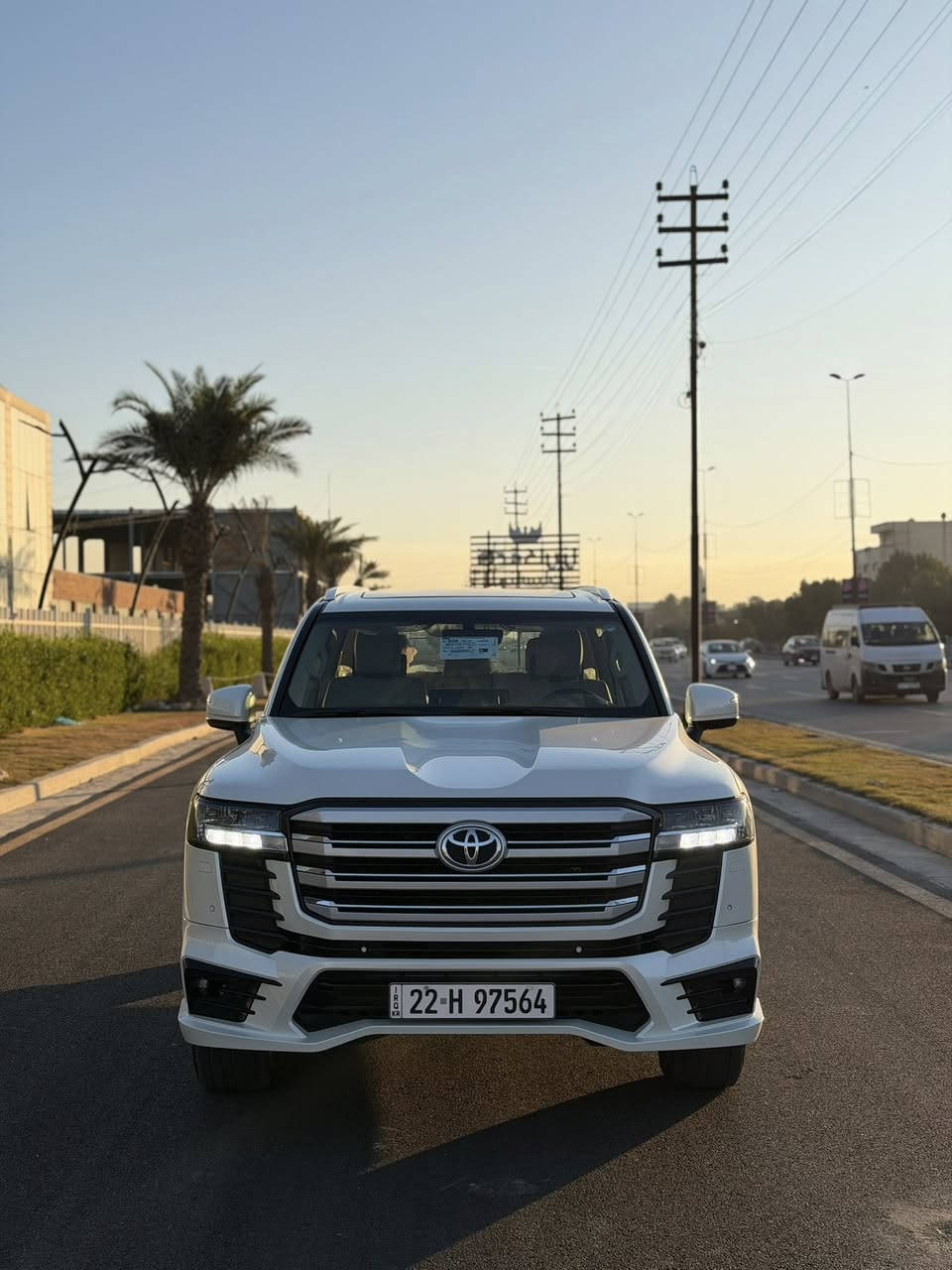 سلام عليكم

لاندكروز 2024 gxr ابيض زيرو

سعرها 685 ورقة

السيارة زيرو كفالة عامة  
وكالة جيهان

رقم اربيل  

مااشيه 16 حقيقي زيرو

مكينة 6سلندر ٤٠٠٠ تنفس طبيعي

مواصفات :

بصمة 

تشغيل عن بعد 

5 بصمات ابواب

باب خلفي كهربائي 

كراسي اثنين كهربائي 

كشنات جلد بيجي 

تدفئة تبريد كشنات 

شاشة لمس

3 شاشات ايباد تطبيق

تحكم ستيرن جهتين 

طفايه 

ثلاجه 

فتحه 

شاحن لاسلكي

هاند بريك بصمة

حساس امامي خلفي 

المري شفط 

تحكم كهربائي بالمري 

وبعد بي هواي مواصفات بالسيارة 

السعر 68500$ وبيها مجال
يعني 685 ورقة

بسيط 
 

العنوان/  بغداد الكرخ

للتواصل ***********
