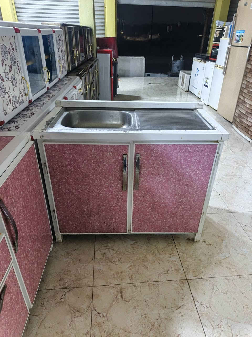 للبيع مستخدم
كاونتر 3 قطع مترين 
السنك متر 10 الاتصال
العنوان جمعية الامام مقابل مستوصف الزهراء للاتصال ‏‪***********‬‏
