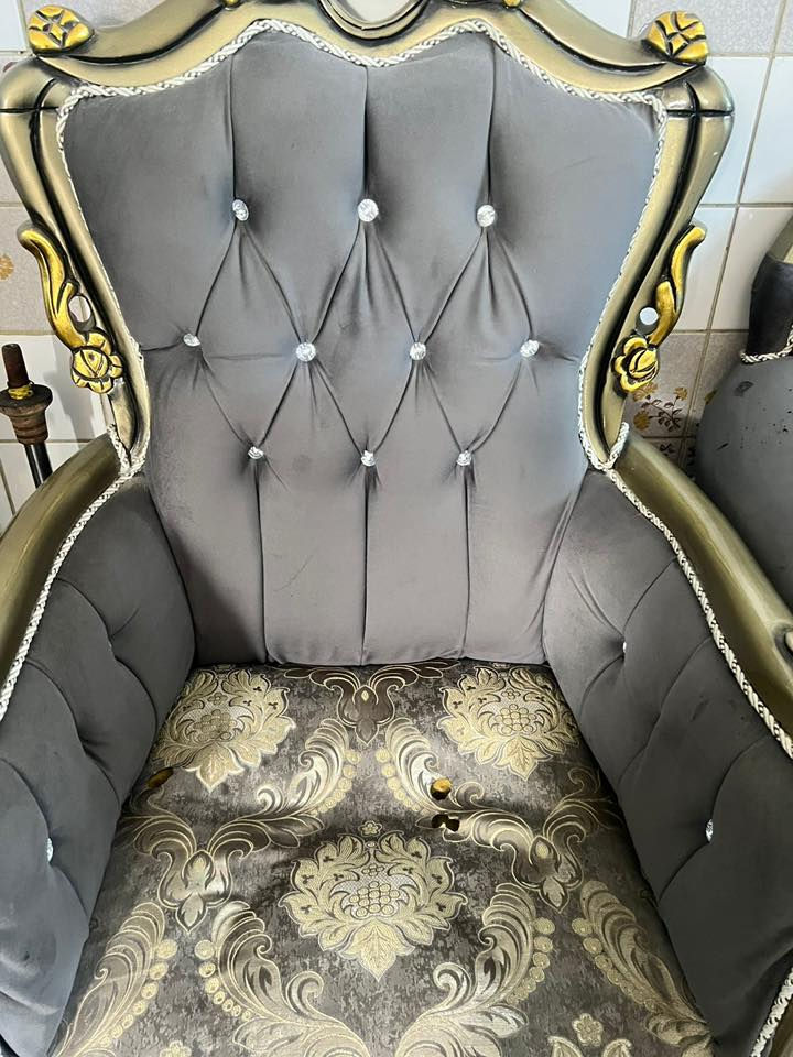 تخم 10 مقاعد ابو التاج ملكي
خشب ثكيل كلش يحتاجها دوشمة فقط سعر 450 وبي مجال بسيط 

 واتساب فقط.  ***********
