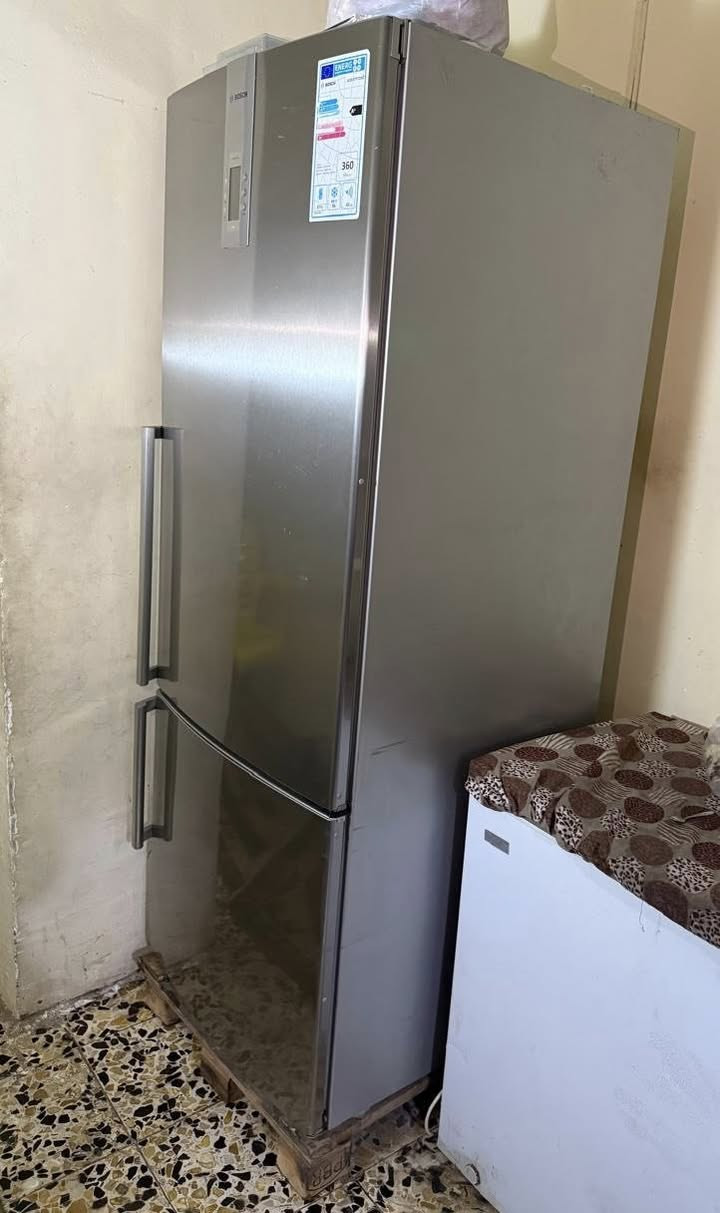 سلام عليكم ثلاجة للبيع ١٦ قدم  مكان كربلاء حي النصر سعر ٥٠٠ رقم الهاتف  ‭ ٠٧٨٦ ٣٥٥ ٩٥٨٨‬
