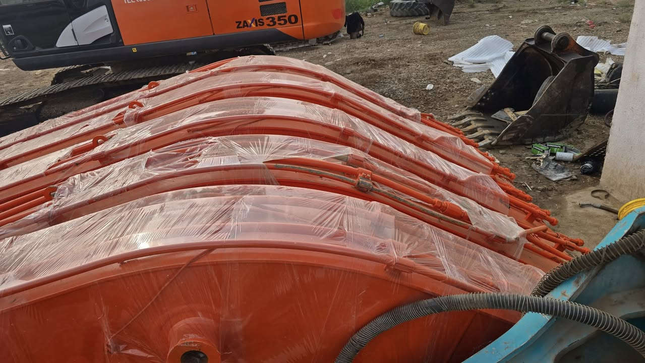 السلام عليكم للبيع جبابه هيتاشي 16 م  كوري اصلي ابو الغفل العنوان واسط العزيزيه الشارع العام محلات بيت زهلول الادوات الاحتياطيه للحفارات الهيتاشي *********** 
***********
