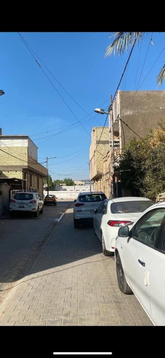 سعر المتر 2 مليون و600 الف 
سعر نهائي 
في  القاهرة  الاولى مقابل  مدرسة الرسالة رابع بيت عن الشارع العام عكادة جداً نظيف معمر قبل ٥ سنوات كاشي جديد وماء وصحيات وبياض 

مساحة 90 متر 4 ونص في 20
فرع عريض 

كراج وصاله ومطبخ وغرفتين نوم وخدمات 2 

رقم صاحب الدار
***********
