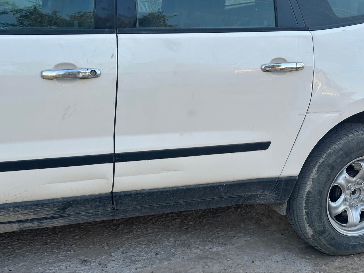 السلام عليكم سياره موديل 2011سبعة راكب رقم انكليزي سنويه ما منتهيه كير ومكينة جدد توه شادهن بيدي مال حاويه كشر نضيف كلش تبريد شغال عوزه بس غاز من بدلت المكينه فتحو البوري وطار كهربائيات كلها شغاله  دواخل نضيف كلش كامره وشاشه وانضف من الصور ونصبتها كلش حلوه للاستفسار (***********)(***********)
مكاني البصره الدير السعر 92وبيها مجال قليل البصرة, العراق
